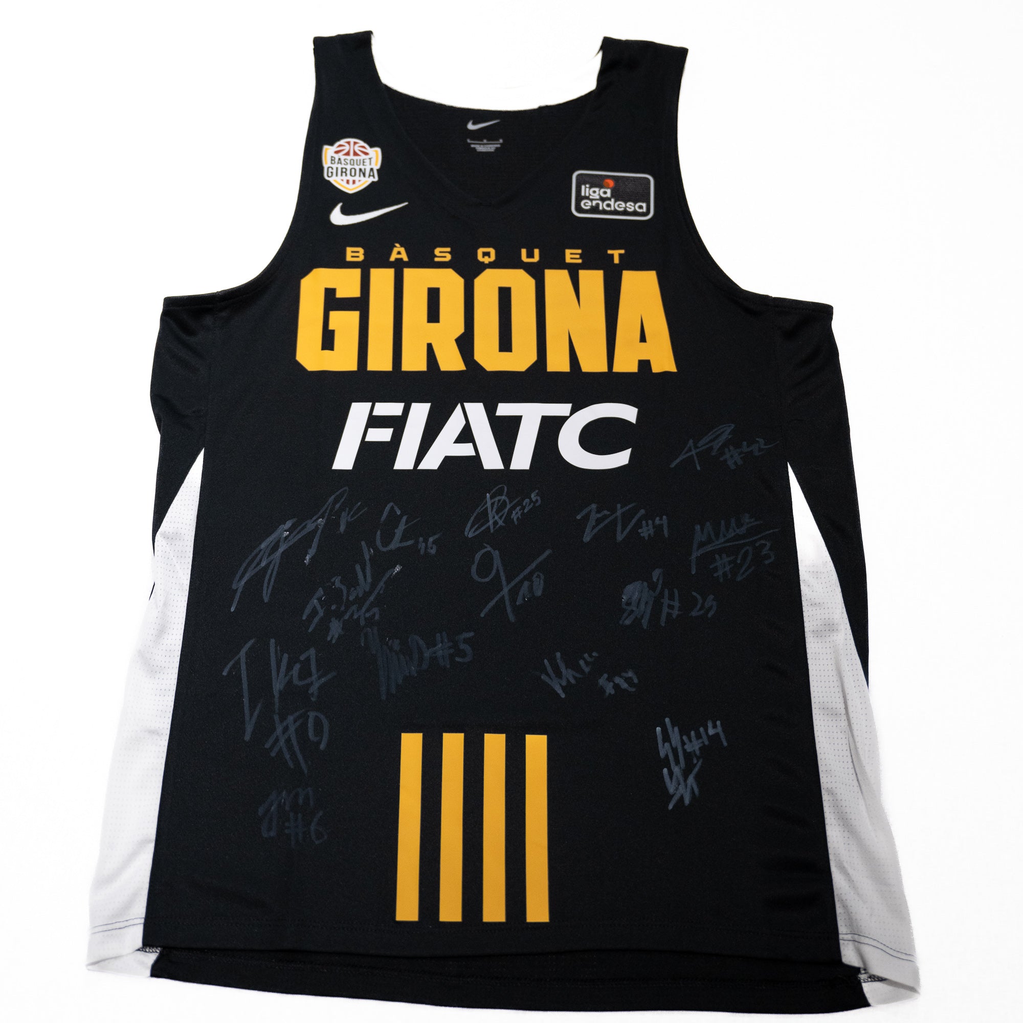 Samarreta tercera equipació firmada per la plantilla 2023-2024