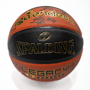 Pilota "Liga Endesa" firmada per la plantillla 2023-2024