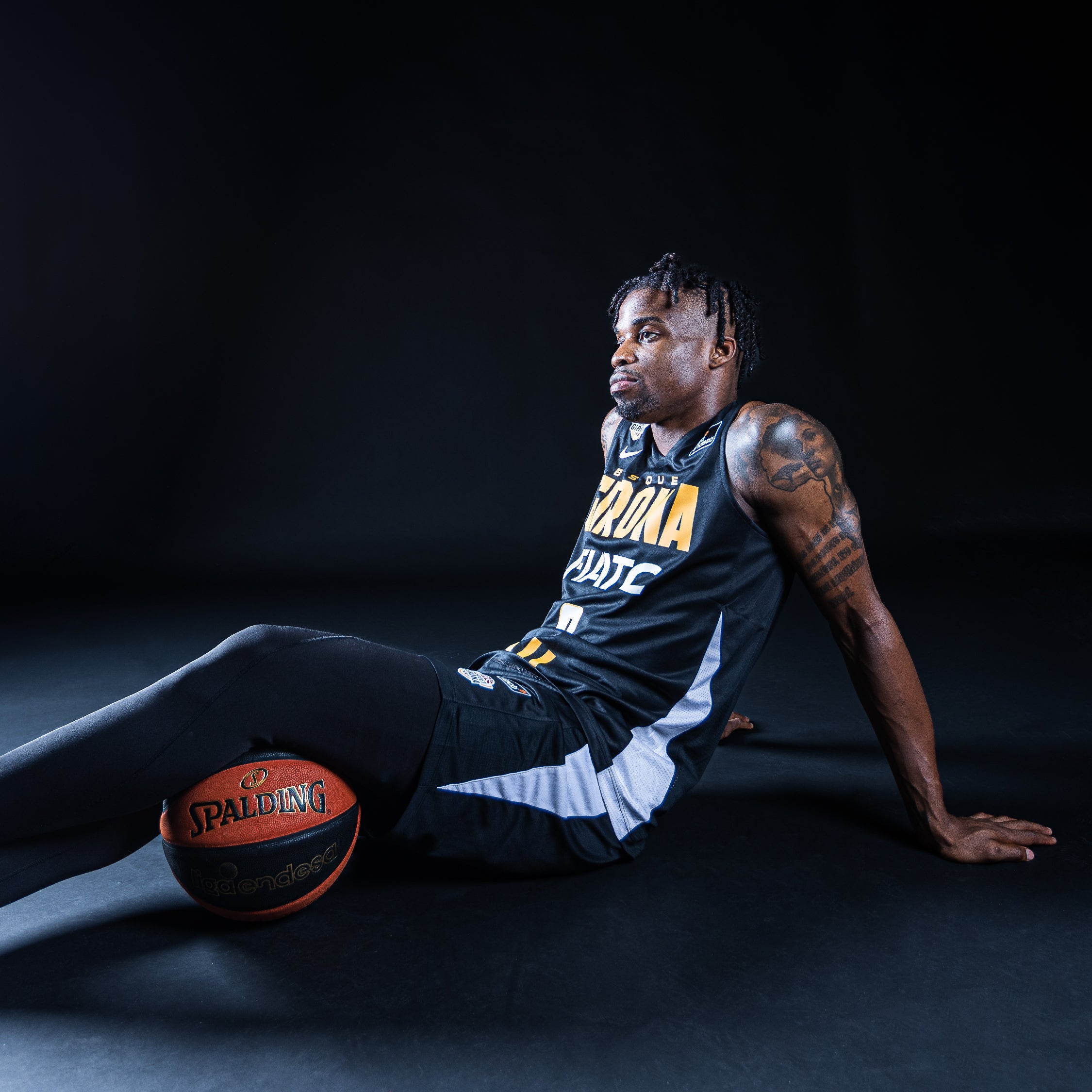 Pack: Samarreta + pantaló tercera equipació 23-24